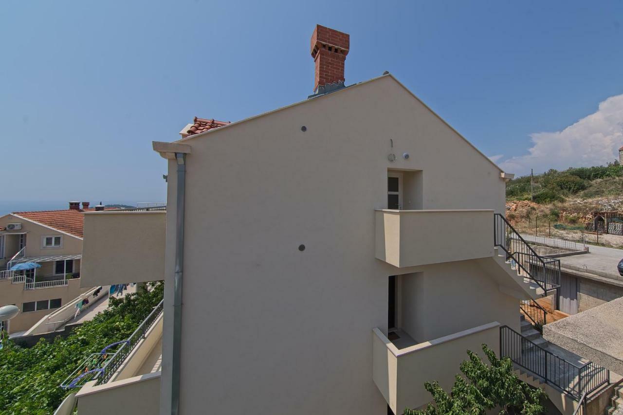 Dvina * Ragusa